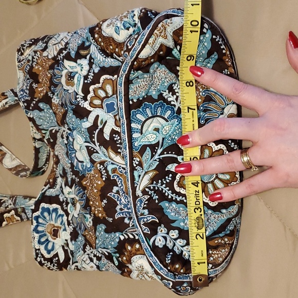 Vera Bradley purse. - Picture 9 of 10